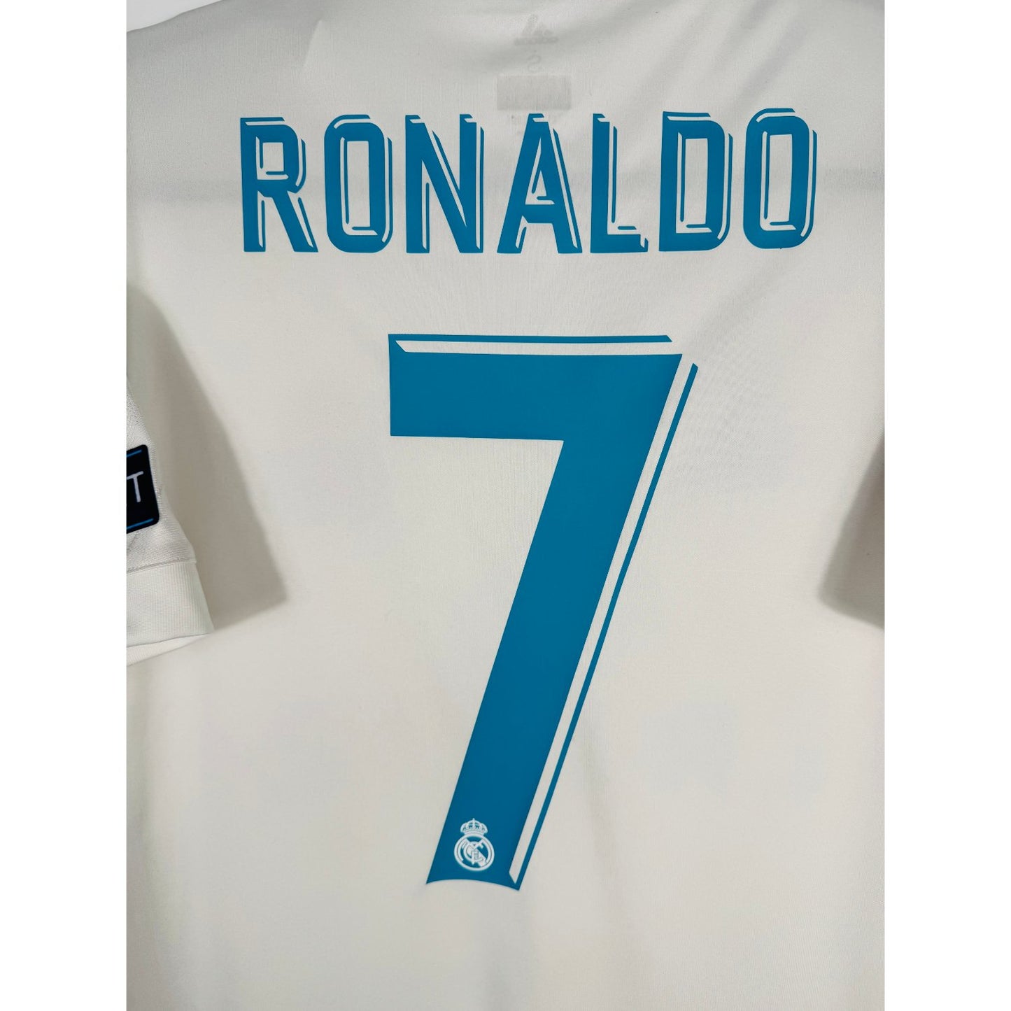 Détail de la typographie du flocage sur le numéro 7 de Cristiano Ronaldo