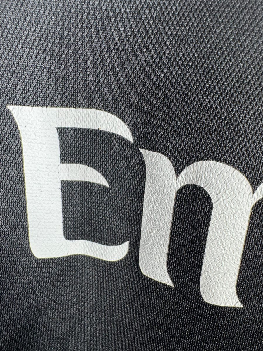 Grain de surface sur l'impression Emirates, maillot Real Madrid extérieur 2017-2018 Bale