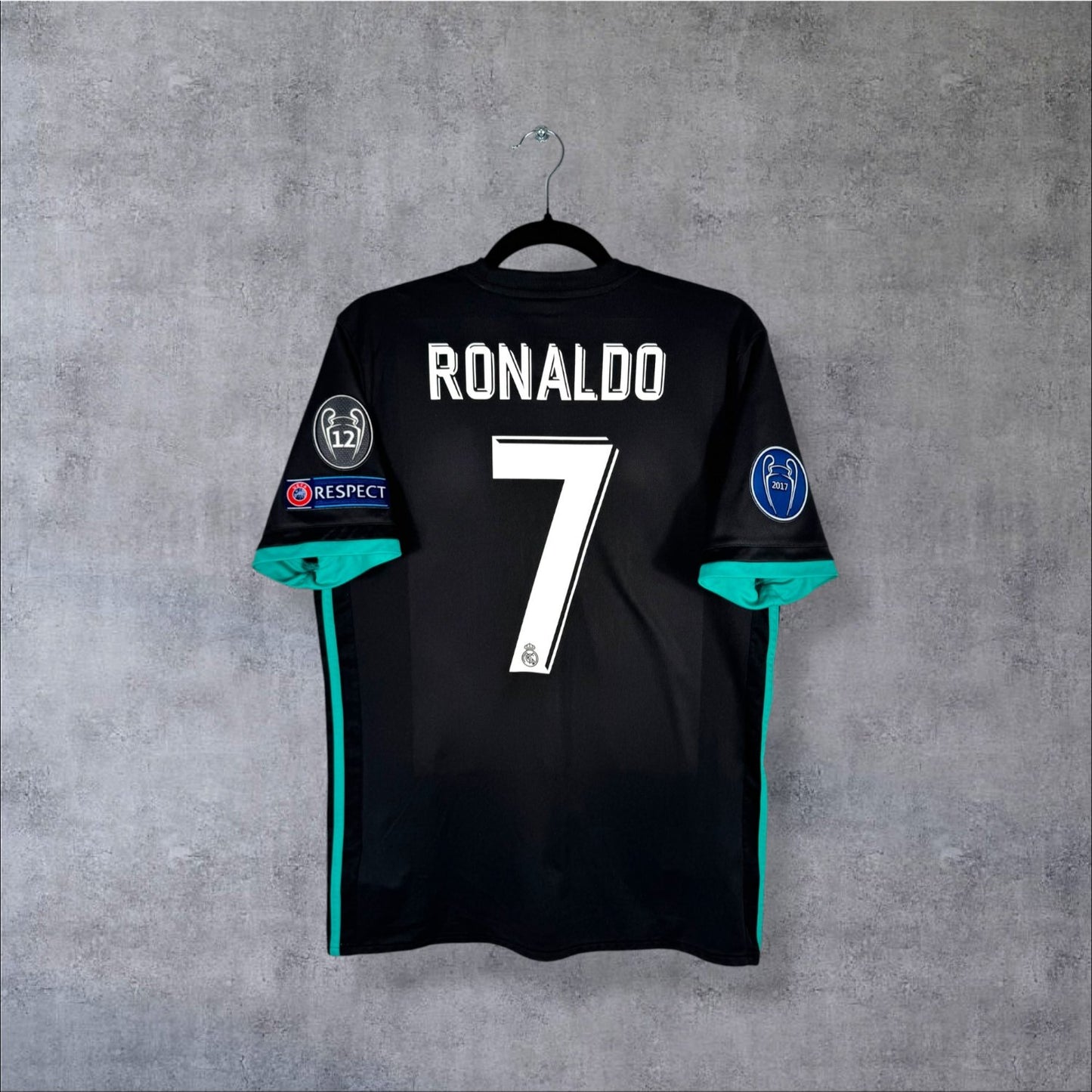 Flocage Ronaldo numéro 7 sur maillot Real Madrid 2017-2018 Extérieur taille L