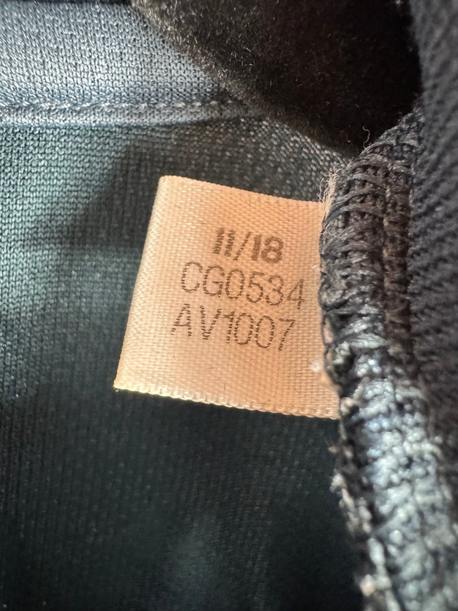 Étiquette d'authenticité avec code Adidas CG0534 prouvant l'originalité du maillot