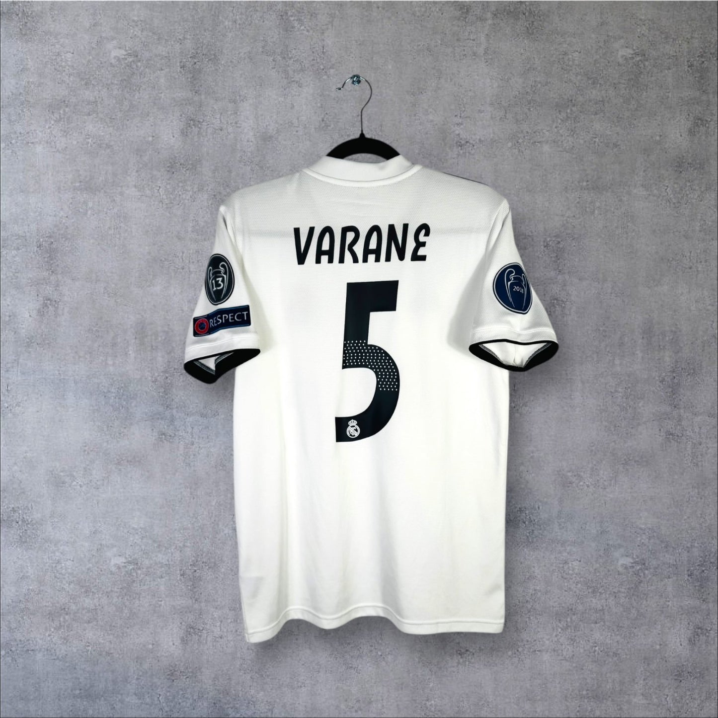 Flocage Varane numéro 5 sur maillot Real Madrid 2018-2019 Domicile