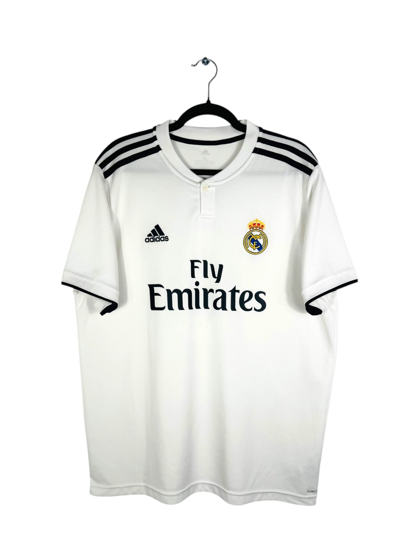 Maillot Real Madrid 2018‑2019 domicile Adidas vue avant logo club et sponsor