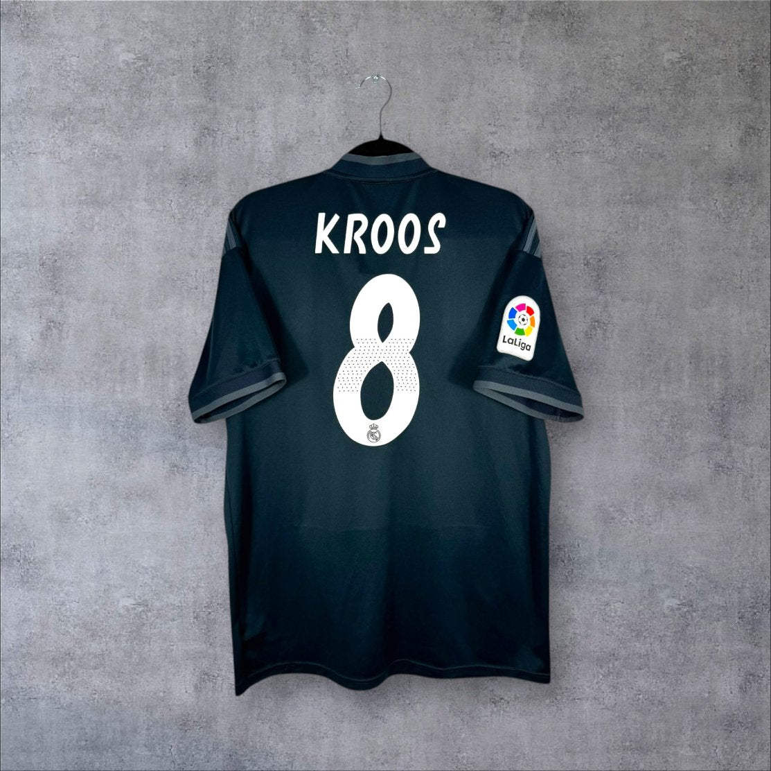 Flocage Kroos numéro 8 sur maillot Real Madrid 2018-2019 Extérieur