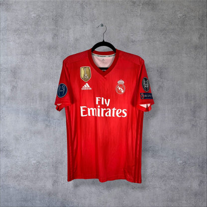 Maillot Real Madrid 2018-2019 third adidas face Fly Emirates patch FIFA 2018