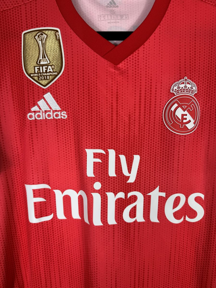 Écusson Real Madrid ton sur ton et patch FIFA World Champions 2018 brodés