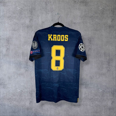 Real Madrid 2019-2020 Away Shirt - Kroos No.8 (S)