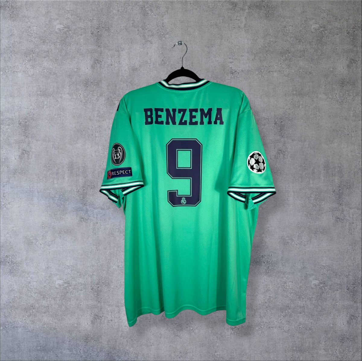 Dos du maillot Real Madrid 2019-2020 third vert avec flocage Benzema N°9 et patchs Ligue des Champions