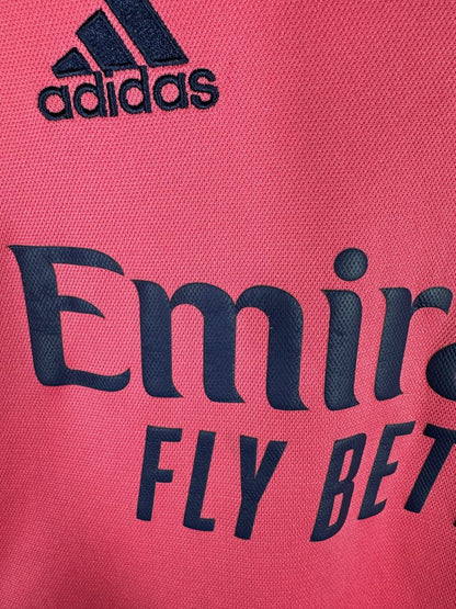 Détail usure sponsor maillot Real Madrid 2020-2021 extérieur