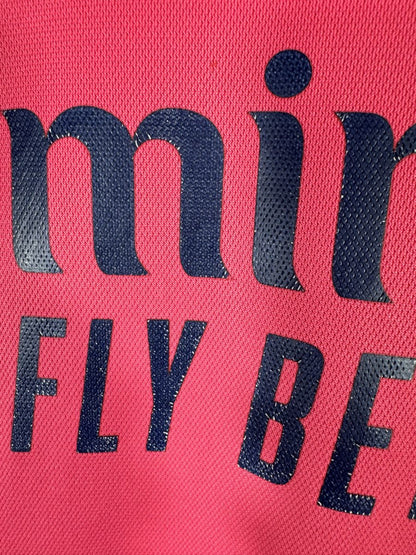 Défaut signalé : craquelures du lettrage Fly Better sur le maillot Real Madrid 2020-2021 rose