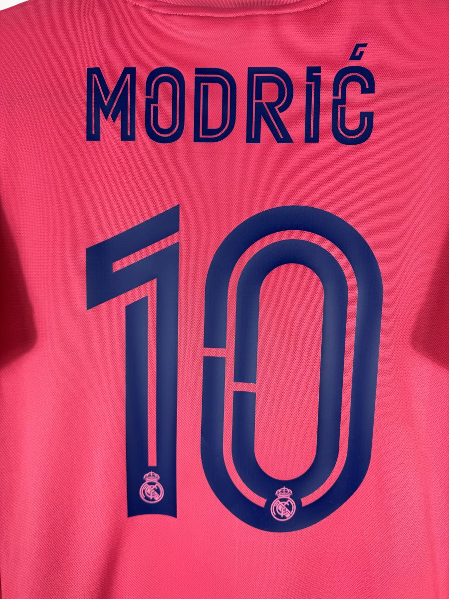 Détail du flocage MODRIC numéro 10 Ligue des Champions sur le maillot Real Madrid 2020-2021