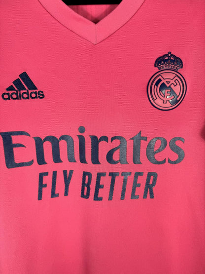 Écusson Real Madrid ton sur ton rose sur le maillot extérieur 2020-2021 de Modric