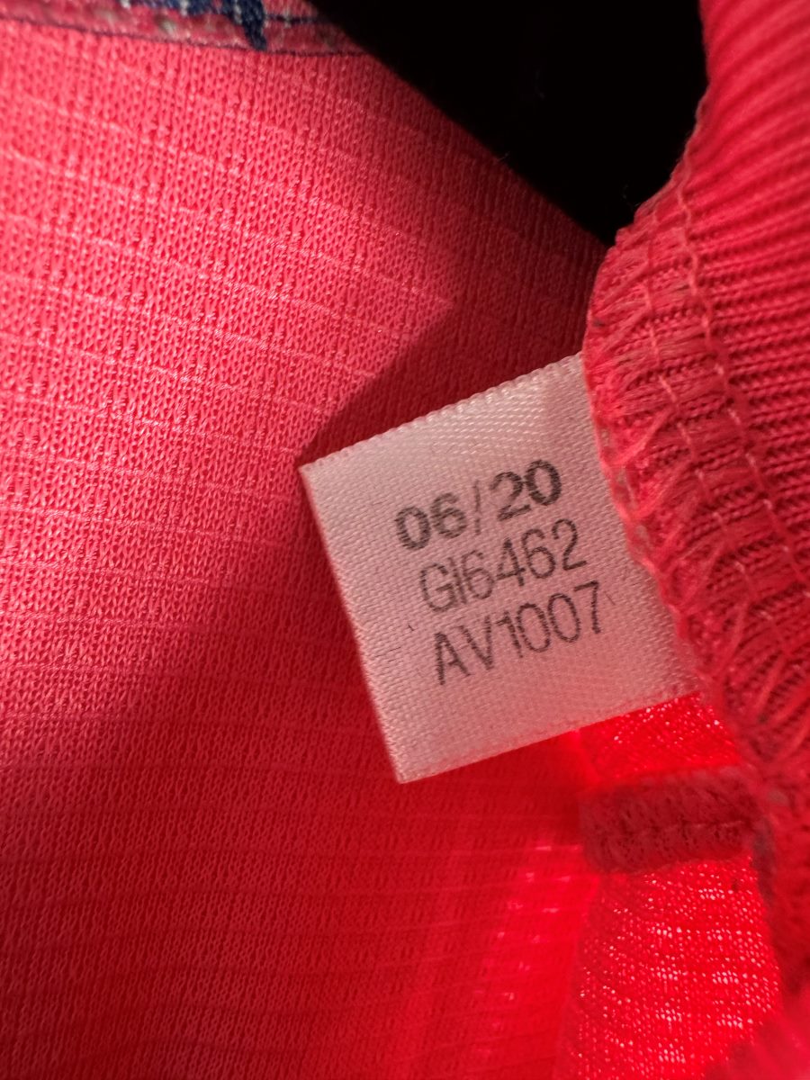 Étiquette intérieure Adidas authentique Real Madrid, code GI6462, maillot 2020-2021