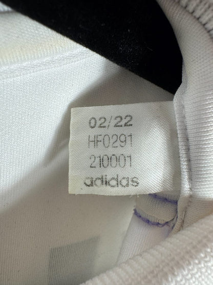 Étiquette intérieure adidas du maillot Real Madrid 2022-2023 domicile, référence HF0291 datée 02/22