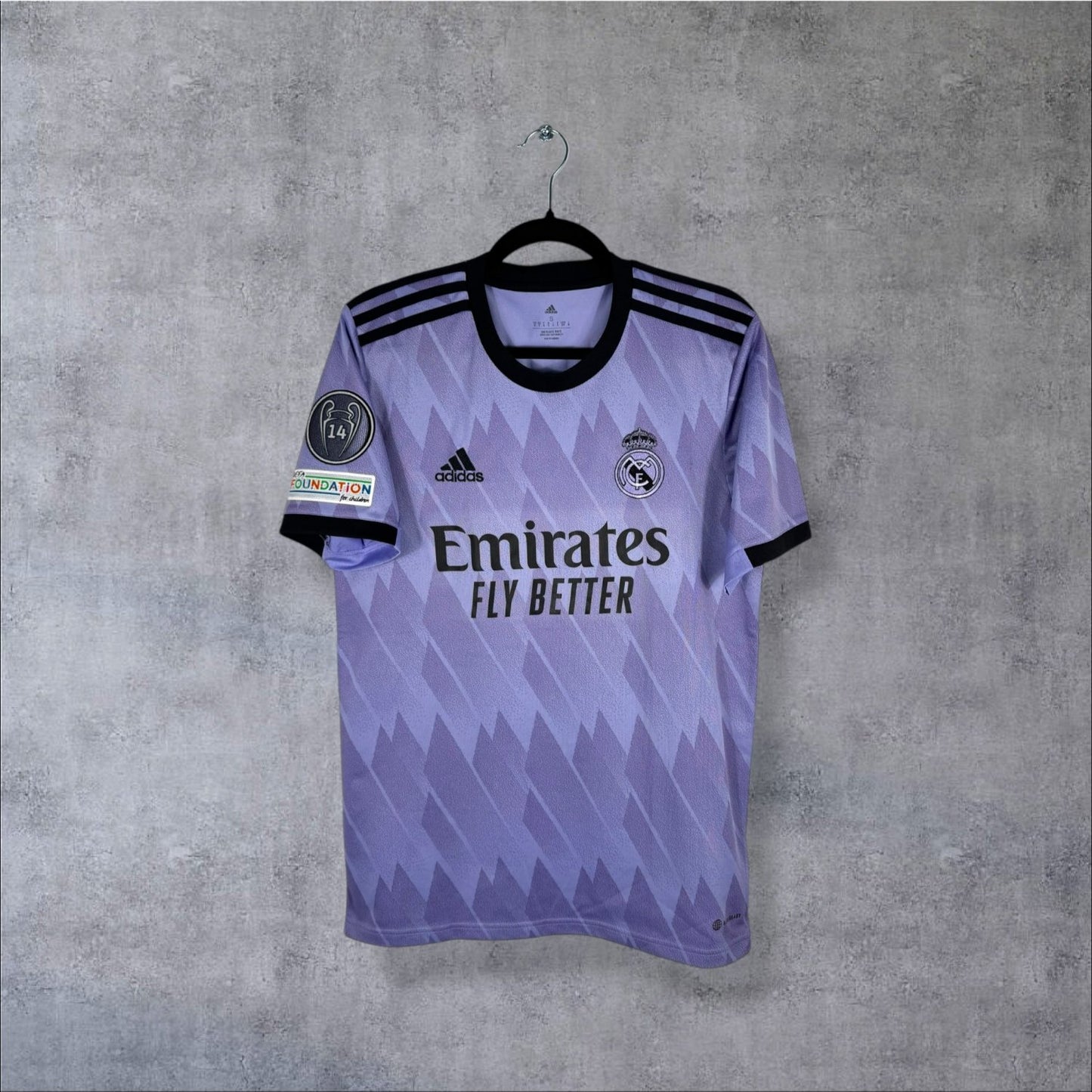 Maillot authentique Real Madrid 2022-2023 Extérieur Adidas vue de face