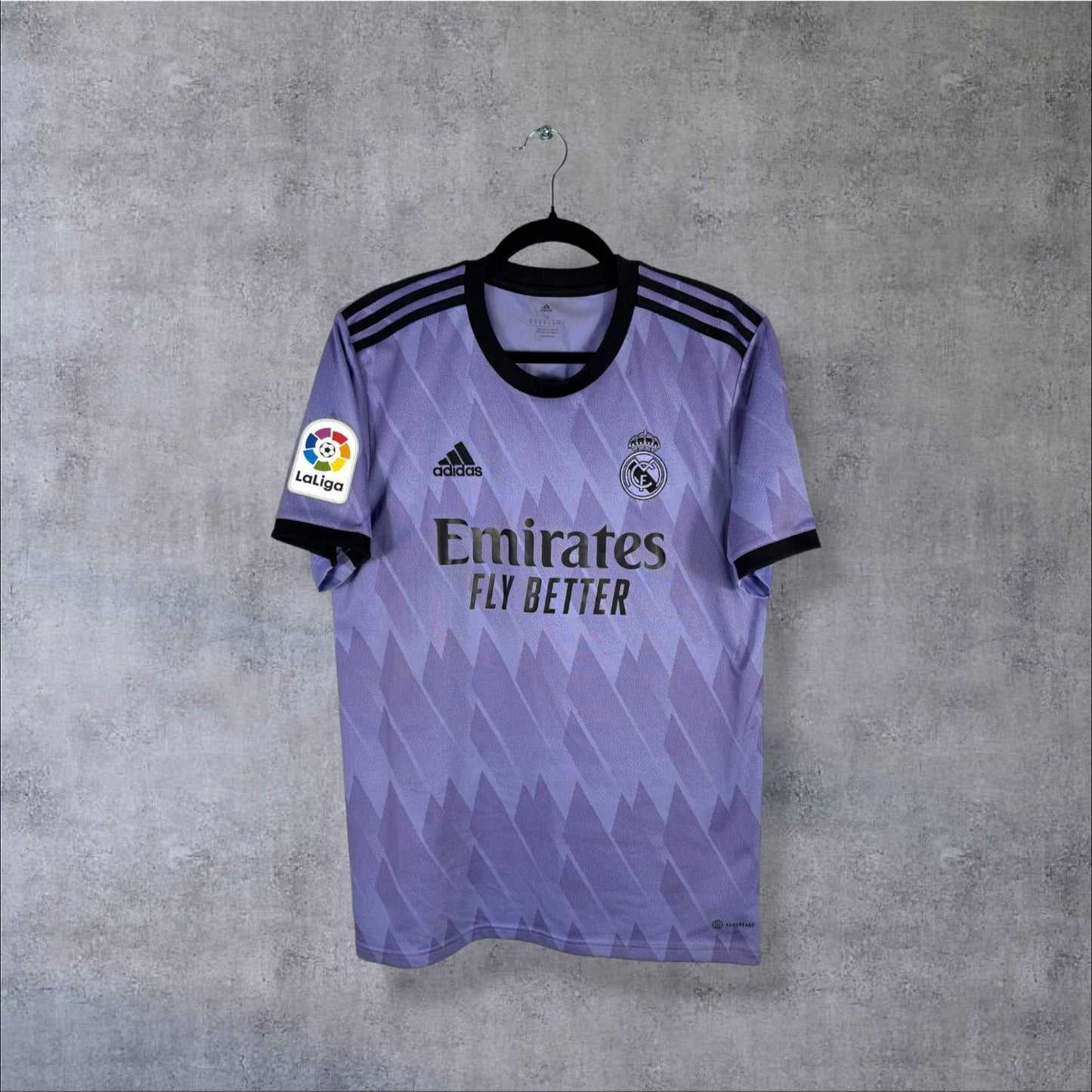 Maillot authentique Real Madrid 2022-2023 Extérieur Adidas vue de face