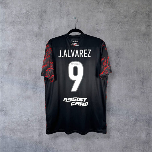 Dos du maillot extérieur noir et rouge de River Plate 2021-2022 adidas, flocage J.Alvarez 9 et sponsor Assist Card