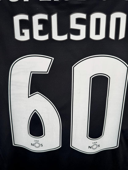 Détail du flocage blanc Gelson 60 avec logos Liga NOS dans les chiffres, maillot Sporting CP extérieur 2015-2016