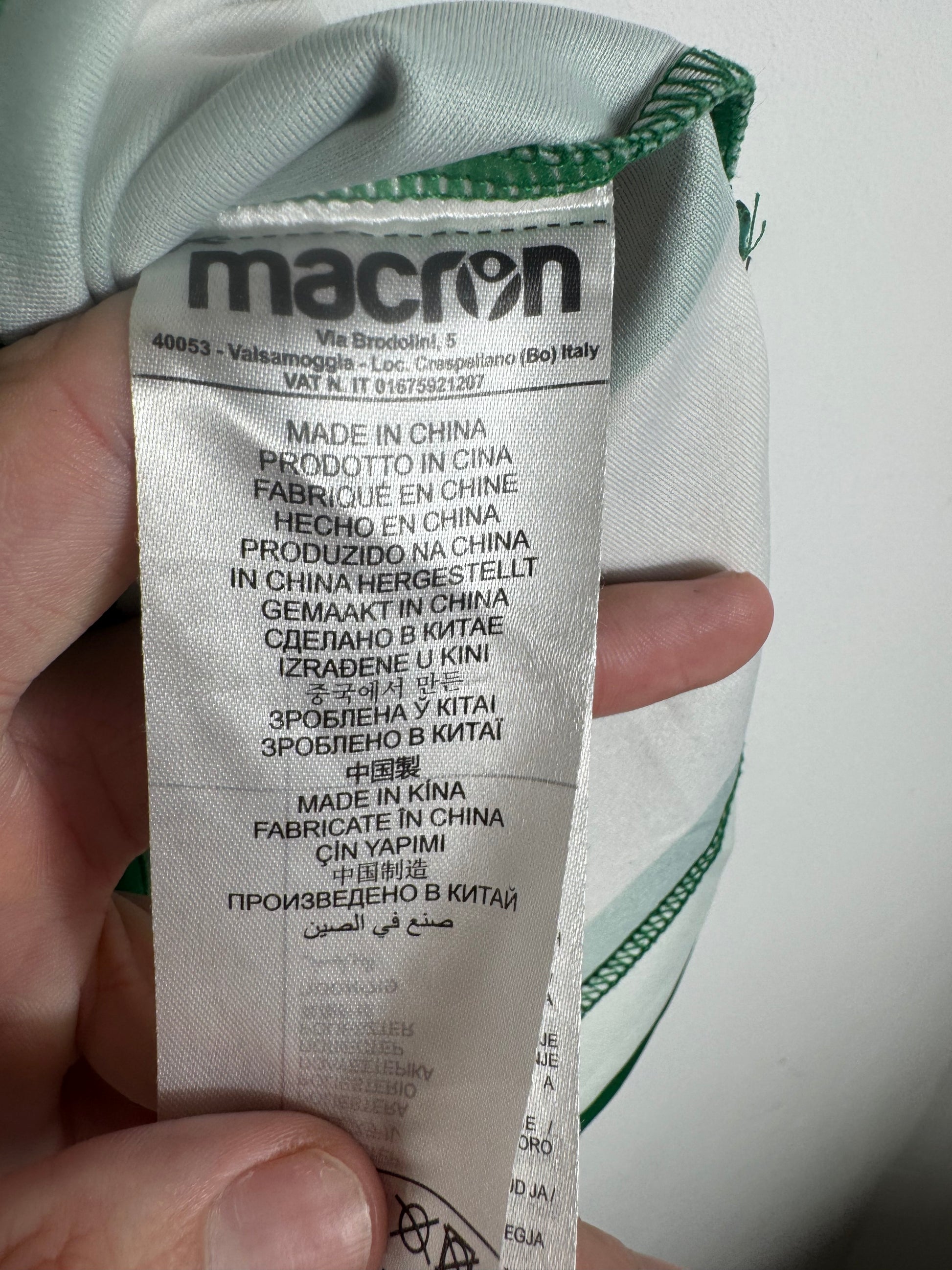 Étiquette d'authenticité Macron prouvant l'originalité du maillot