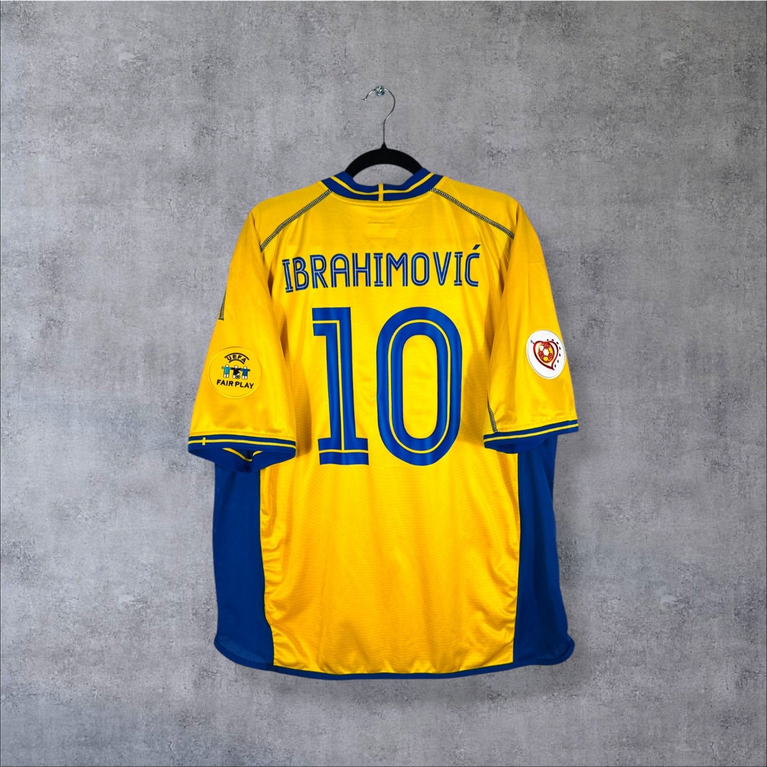 Flocage Ibrahimović numéro 10 sur maillot Suède Euro 2004 Domicile