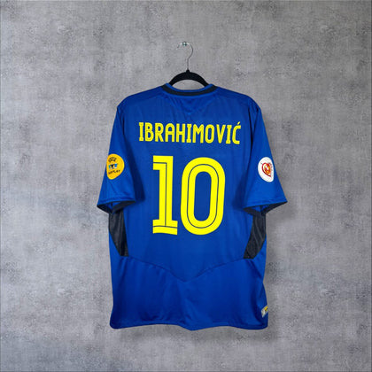 Sweden 2004 Away Shirt - Ibrahimović No. 10 (XL)