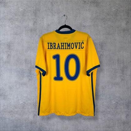 Sweden 2010 Home Shirt - Ibrahimović #10 (XL)
