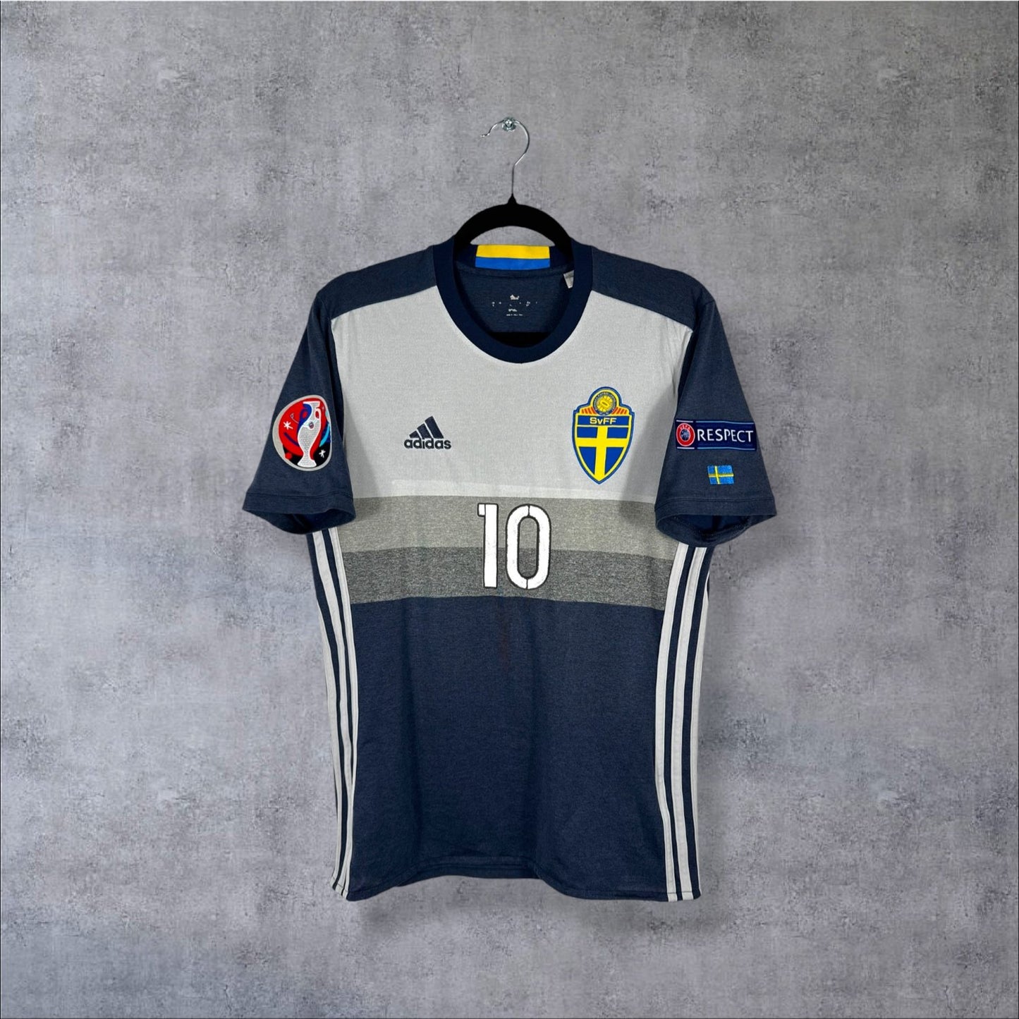 Maillot authentique Suède 2016 Extérieur Adidas bleu marine vue de face taille S