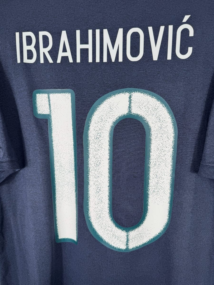 Détail flocage Ibrahimović 10 à effet grain, maillot Suède Euro 2016