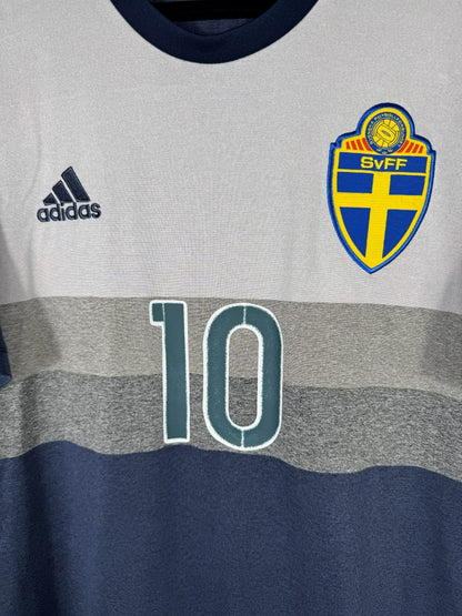 Écusson SvFF brodé et logo Adidas, maillot Suède extérieur Euro 2016 Zlatan Ibrahimović