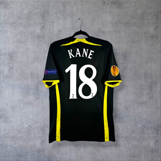 Maillot Tottenham 2014-2015 extérieur noir, dos floqué Kane 18 et badges Europa League