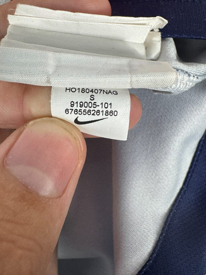 Étiquette intérieure Nike d'origine référence 919005-101 taille S du maillot Tottenham 2018-2019