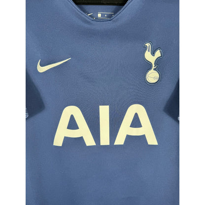 Détail de l'écusson de Tottenham et du logo Nike