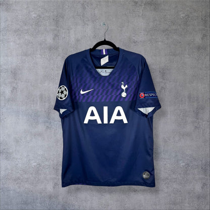 Face du maillot Tottenham 2019-2020 extérieur Nike avec sponsor AIA, patch Champions League et patch Respect