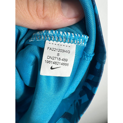 Étiquette d'authenticité avec code Nike DN2718-489 prouvant l'originalité du maillot