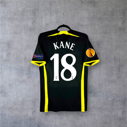 Dos du maillot Tottenham 2015 noir et jaune avec flocage blanc KANE 18 et patchs Europa League.