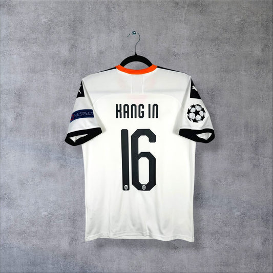 Dos du maillot domicile Valencia CF 2019-2020 Puma, flocage noir Kang In 16 et badges de manche