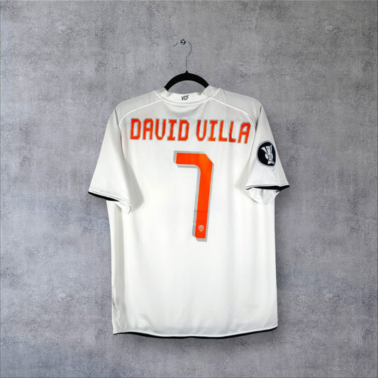 Dos du maillot Valencia CF Domicile 2009 blanc avec flocage orange DAVID VILLA 7 et patch UEFA Cup.