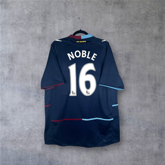 Dos du maillot West Ham bleu marine avec flocage blanc NOBLE 16.