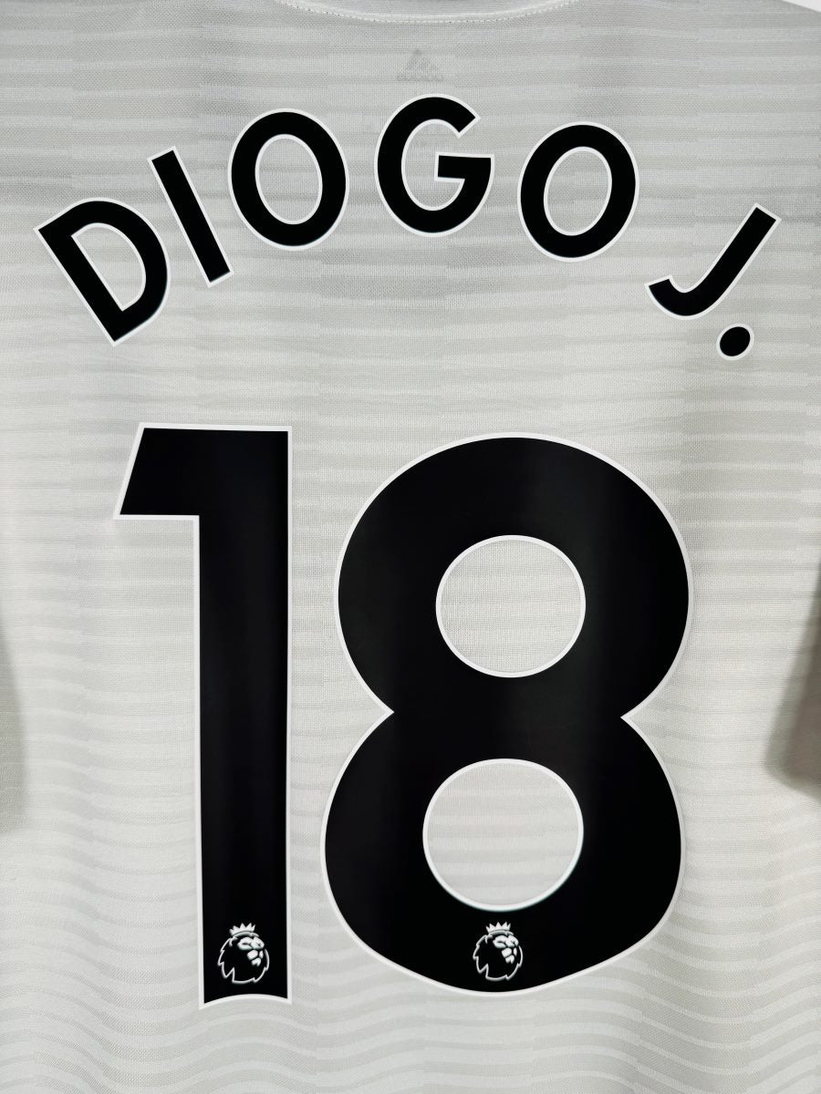 Détail du flocage Diogo J. N°18 avec patchs Premier League intégrés, Wolverhampton 2018-2019