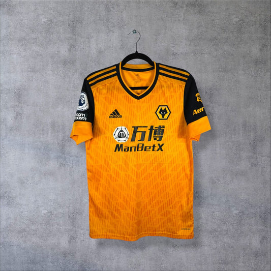 Maillot Wolves domicile 2020-2021 Adidas de face, manches noires et sponsor ManBetX